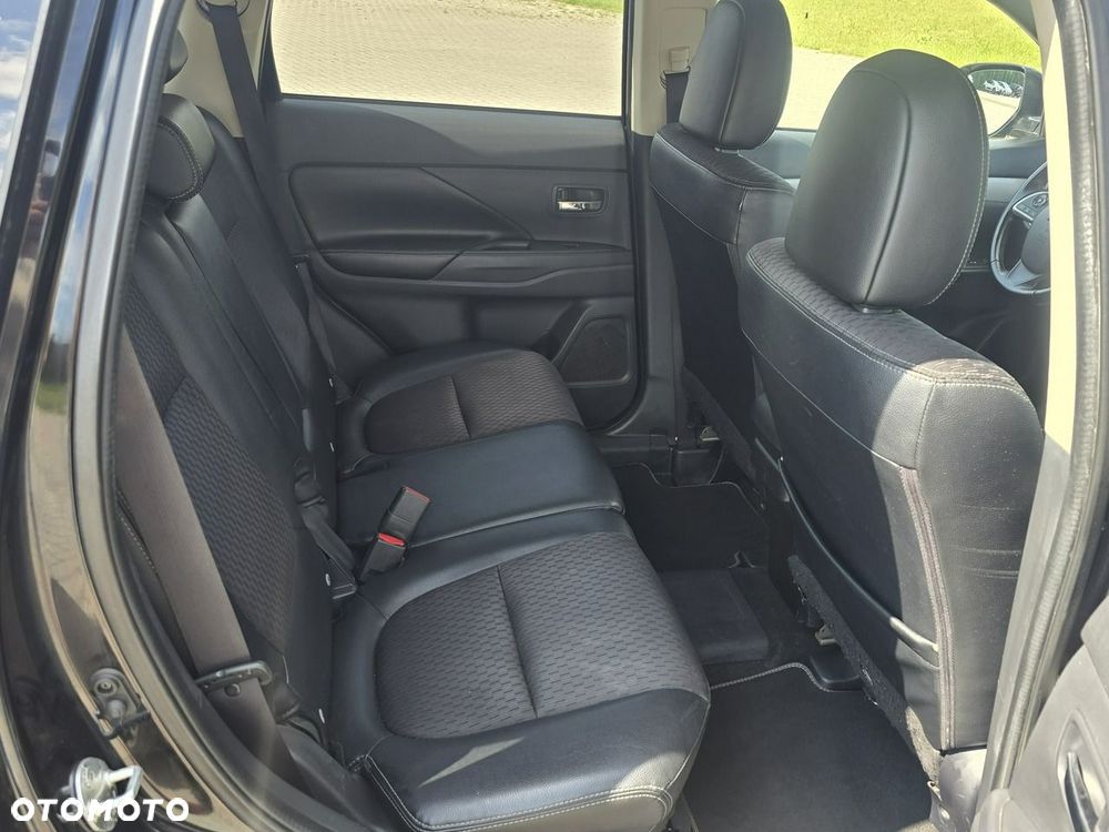 Mitsubishi Outlander - 22