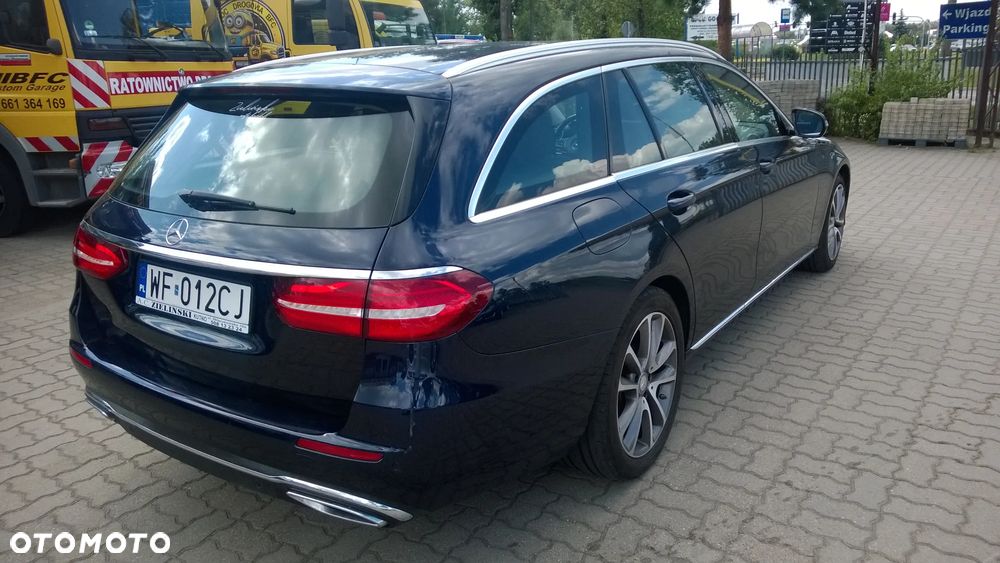 Mercedes-Benz Klasa E 350 d 4Matic 9G-TRONIC Exclusive - 6