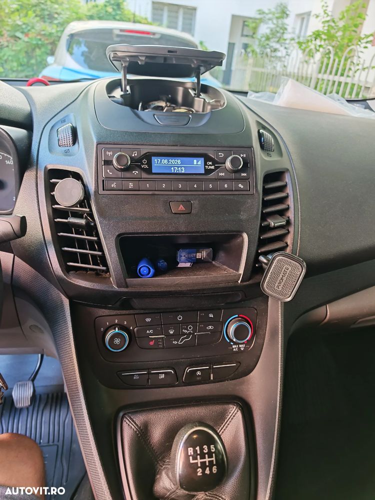 Ford Transit Connect - 13