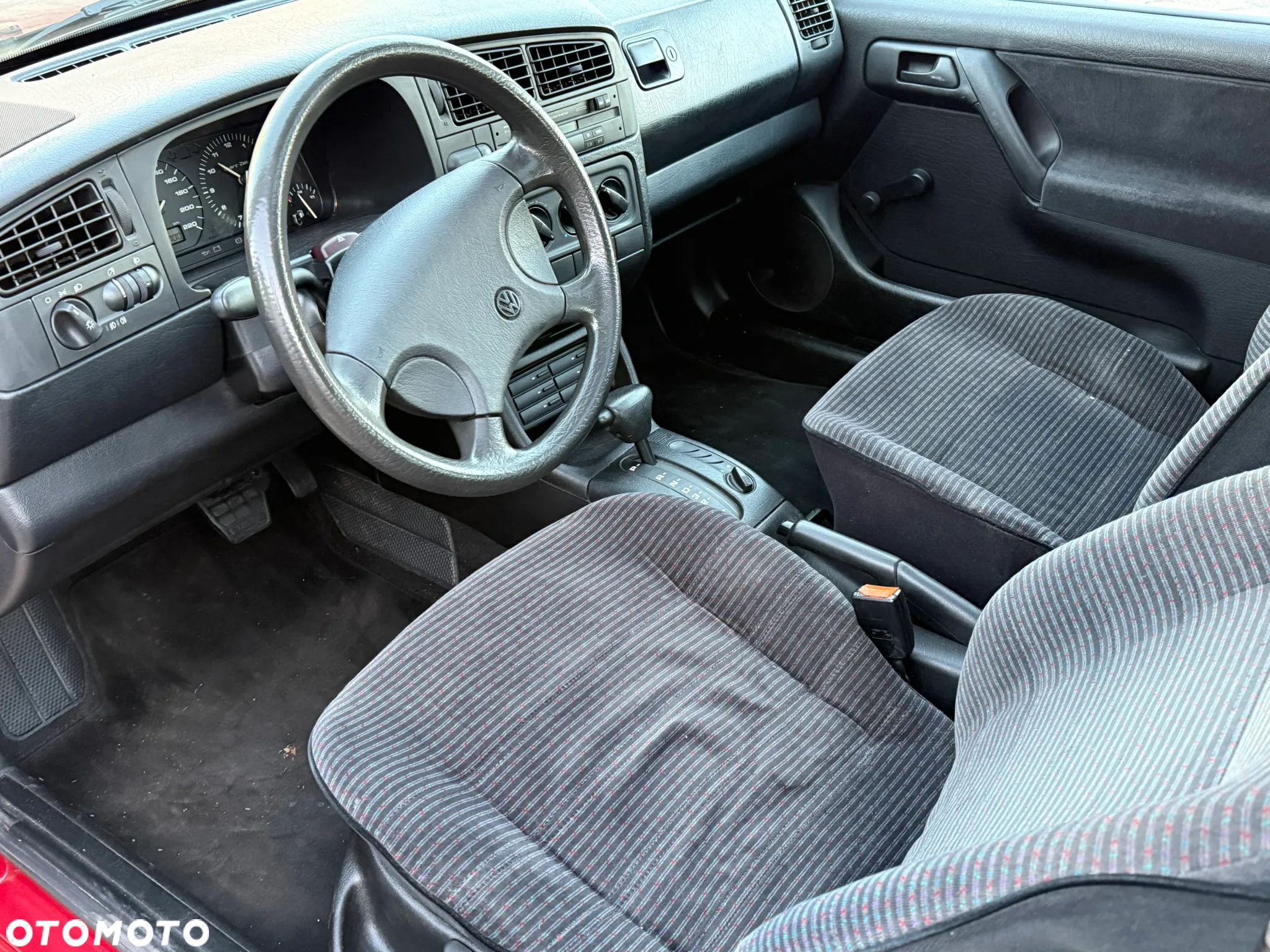 Volkswagen Golf - 12