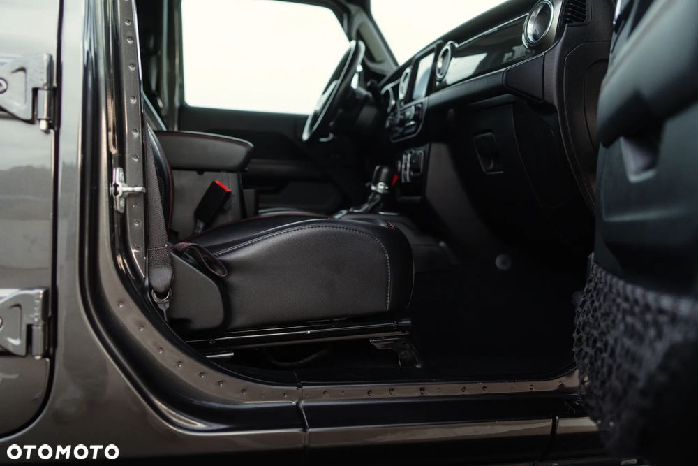 Jeep Wrangler - 27