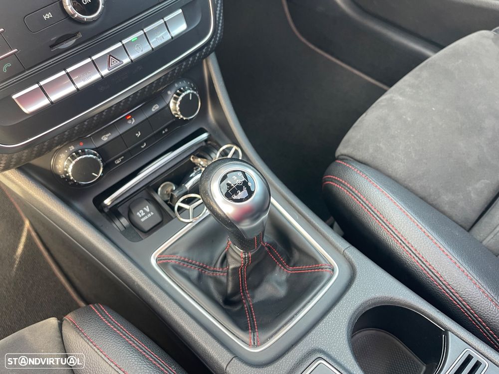 Mercedes-Benz A 180 d AMG Line - 20