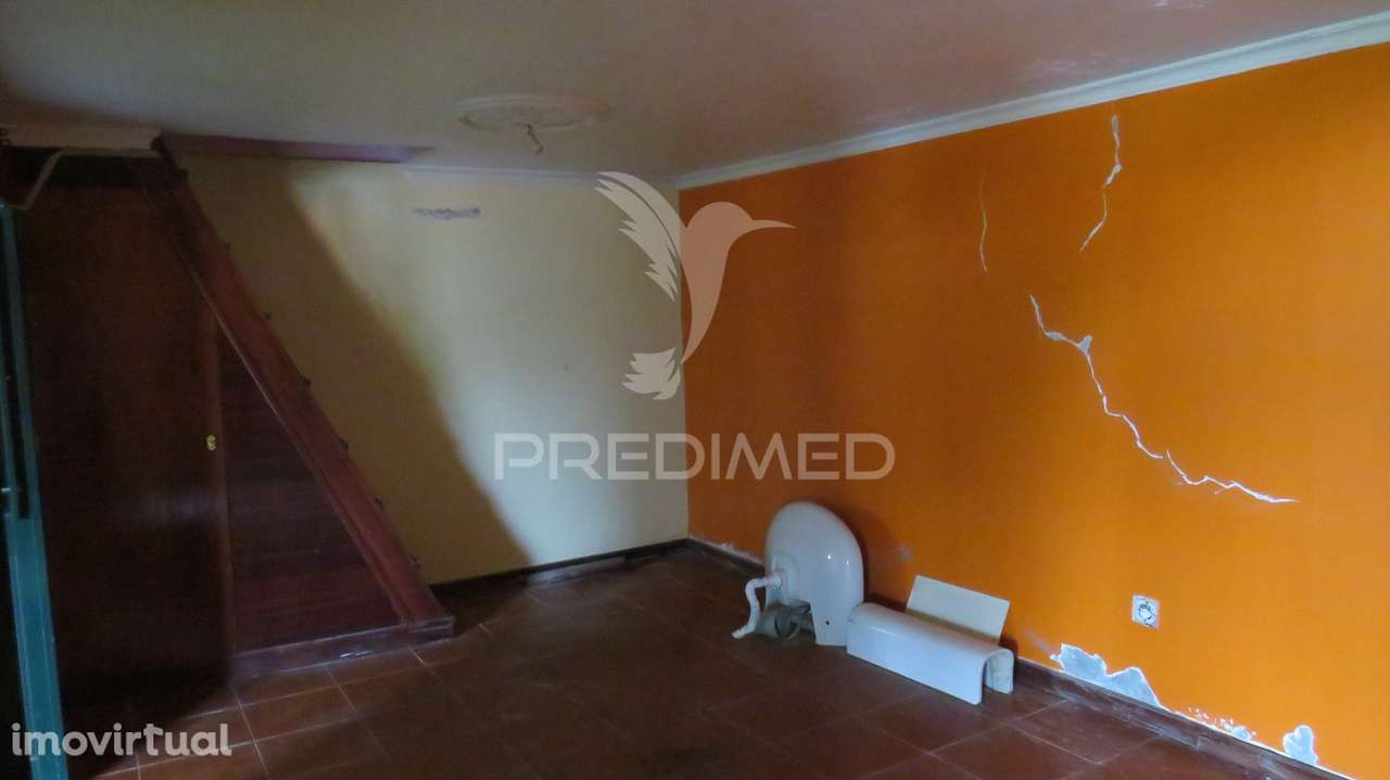 MORADIA TIPOLOGIA T3 E TERRENO EM CÂMARA DE LOBOS - Grande imagem: 5/10