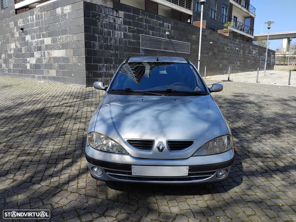 Renault Mégane 1.4 16V Dynamique - 1