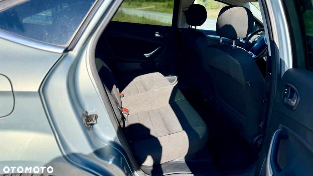Ford Mondeo 2.0 TDCi Titanium - 12
