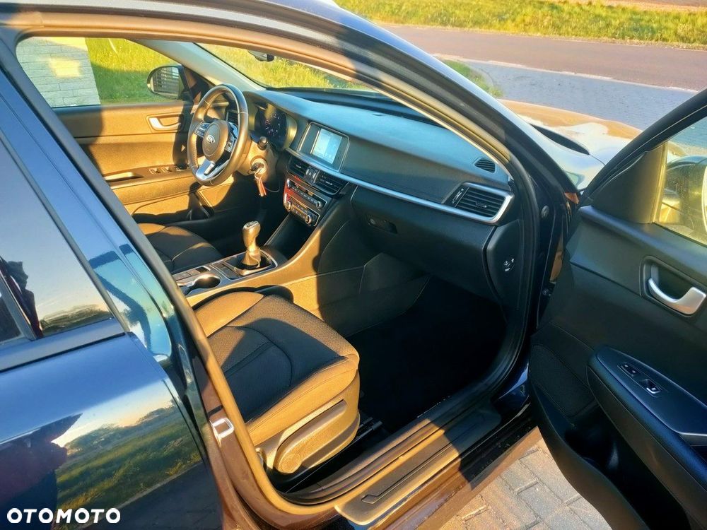 Kia Optima - 16