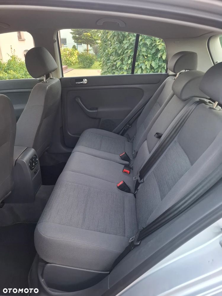 Volkswagen Golf Plus - 15