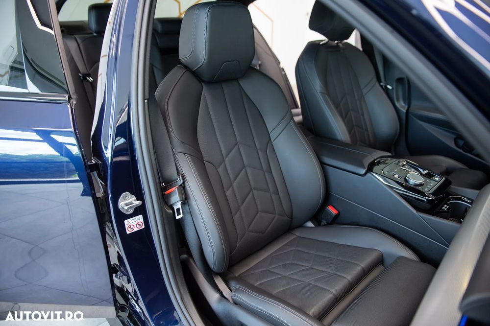 BMW Seria 5 520i AT MHEV - 34