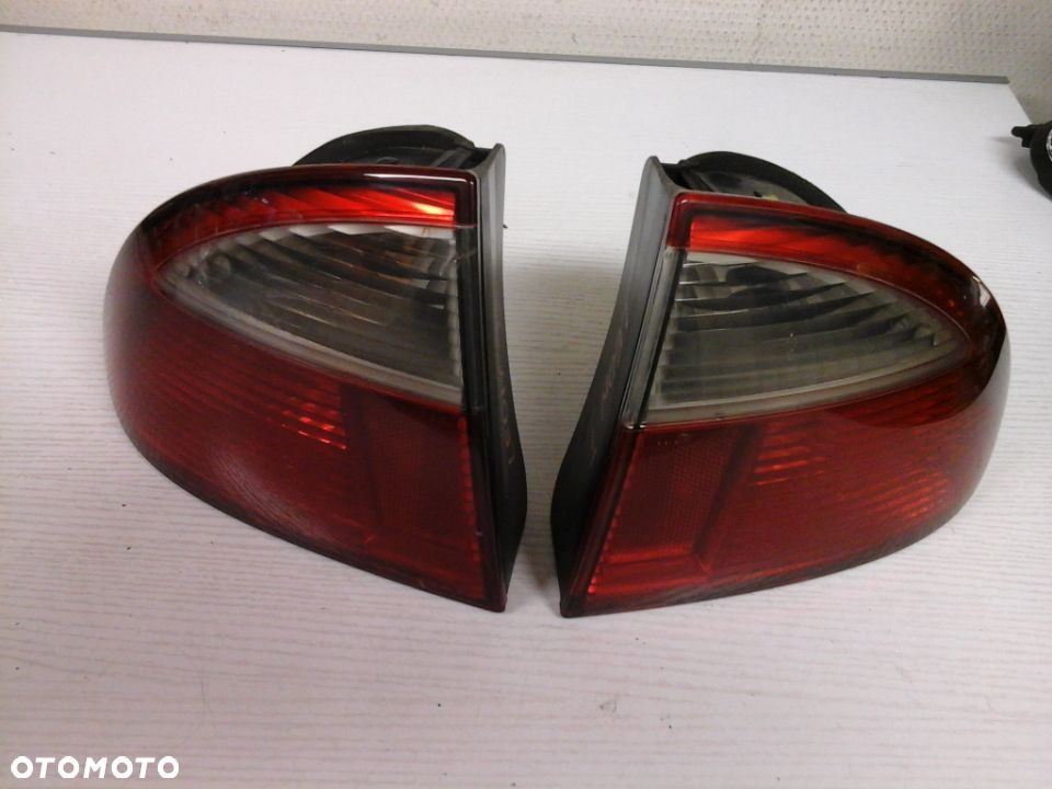 LAMPA TYLNA SEAT LEON 1 PRAWA LUB LEWA W BŁOTNIK