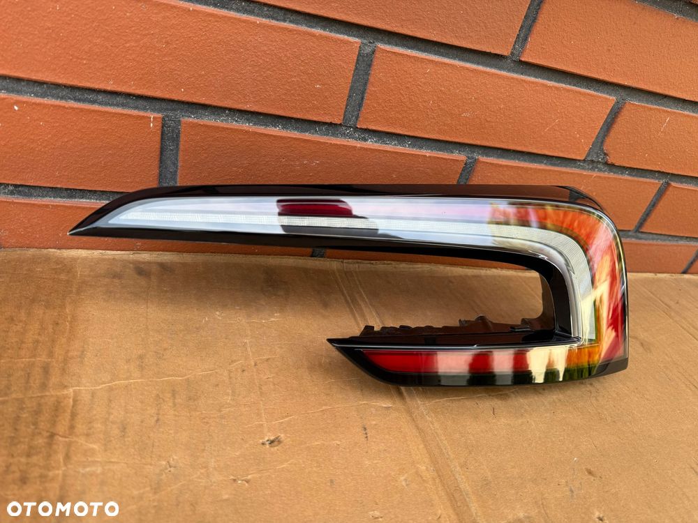 tesla model 3 highland 2024- lampa tyl led kompletna prawa eu demontaz - 2