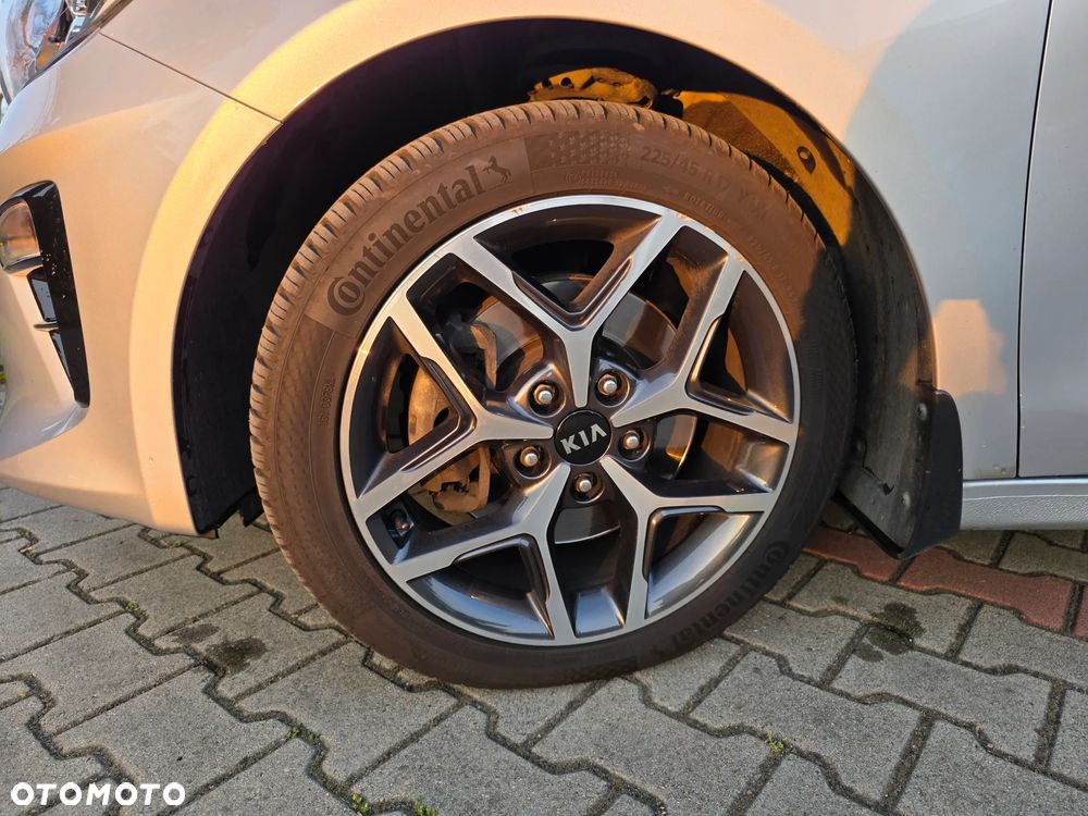 Kia Ceed 1.6 CRDi mHEV M DCT - 12