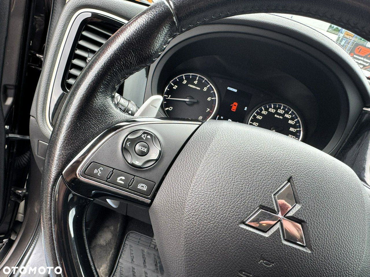 Mitsubishi Outlander 2.0 Intense + 4WD CVT - 16