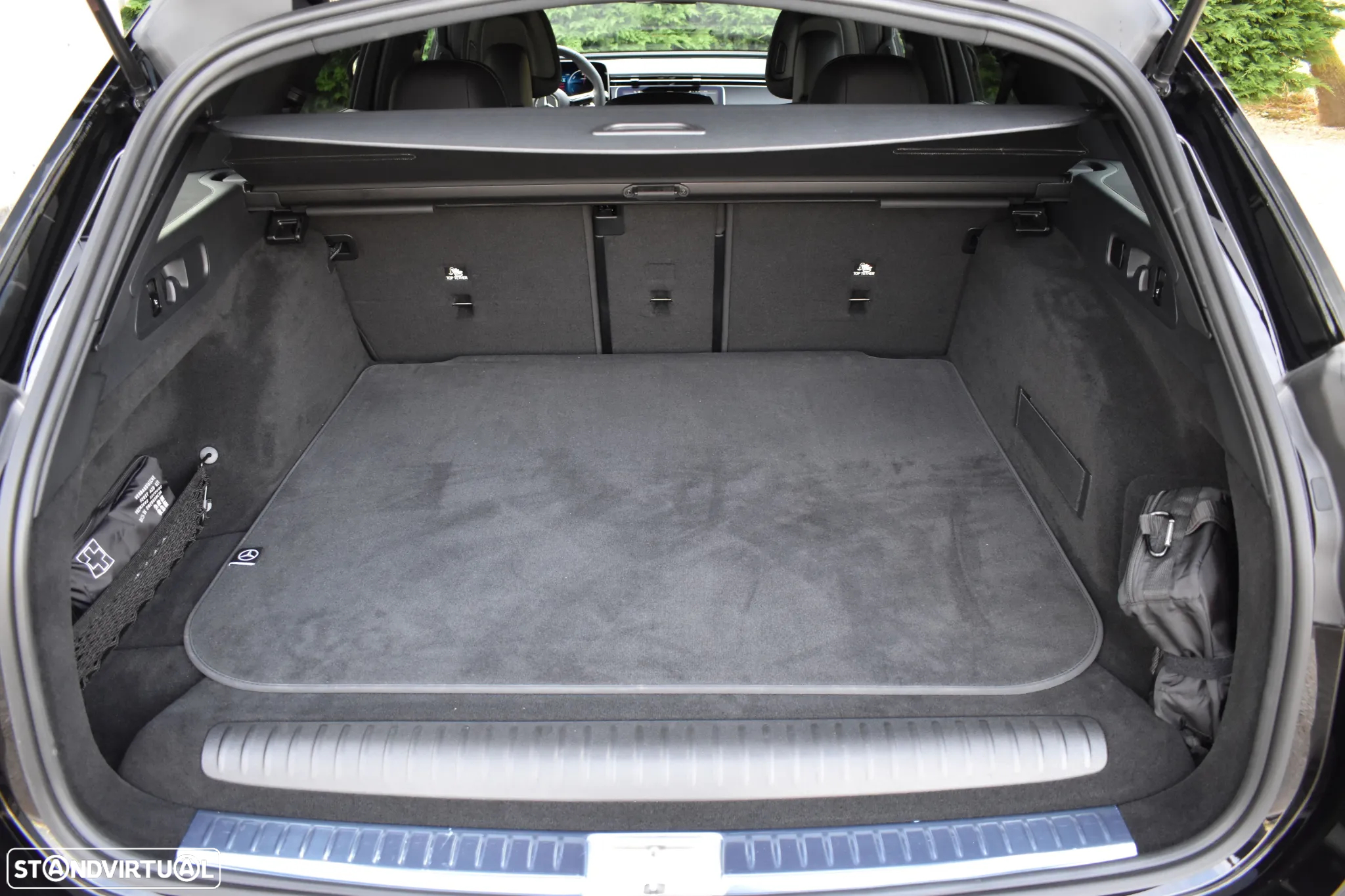Mercedes-Benz E 300 e AMG Line - 16