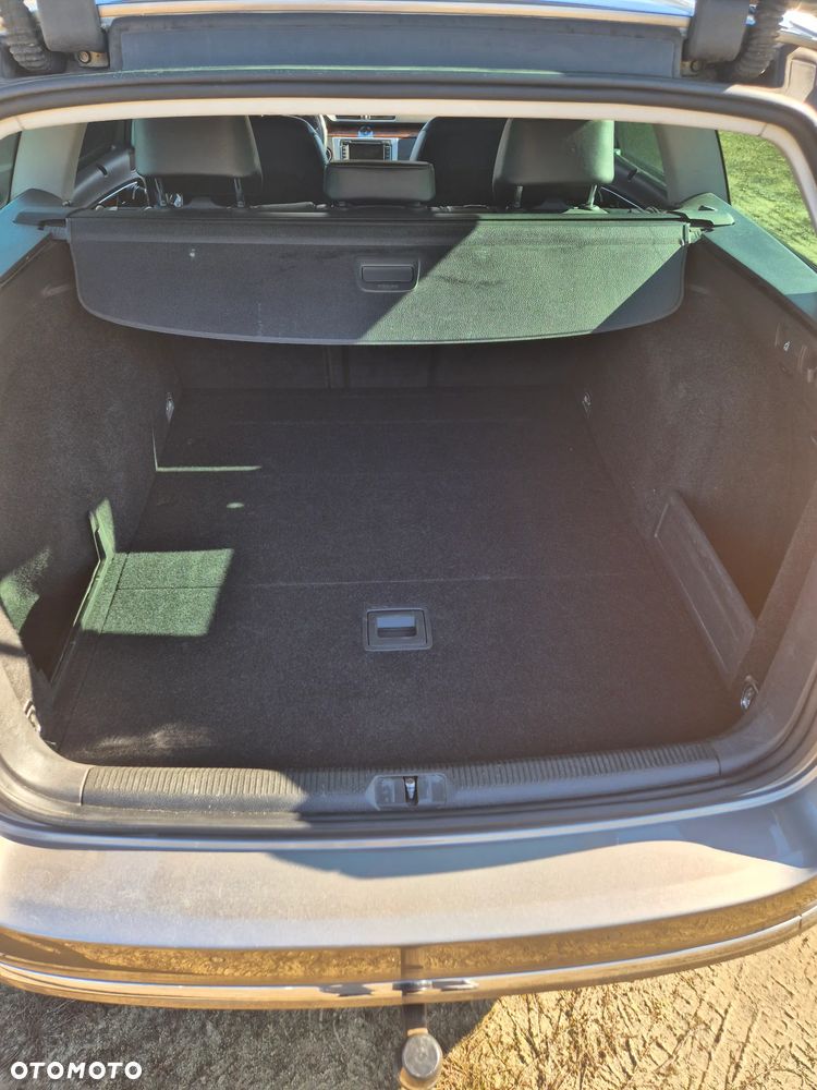 Volkswagen Passat Variant 2.0 TDI Highline R-Style DSG - 14