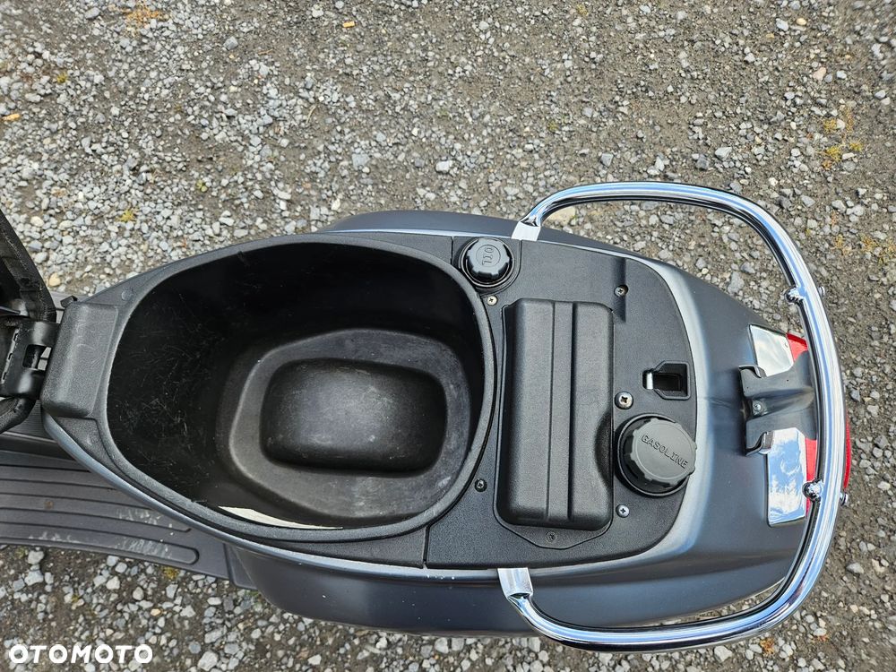 Vespa LX - 7