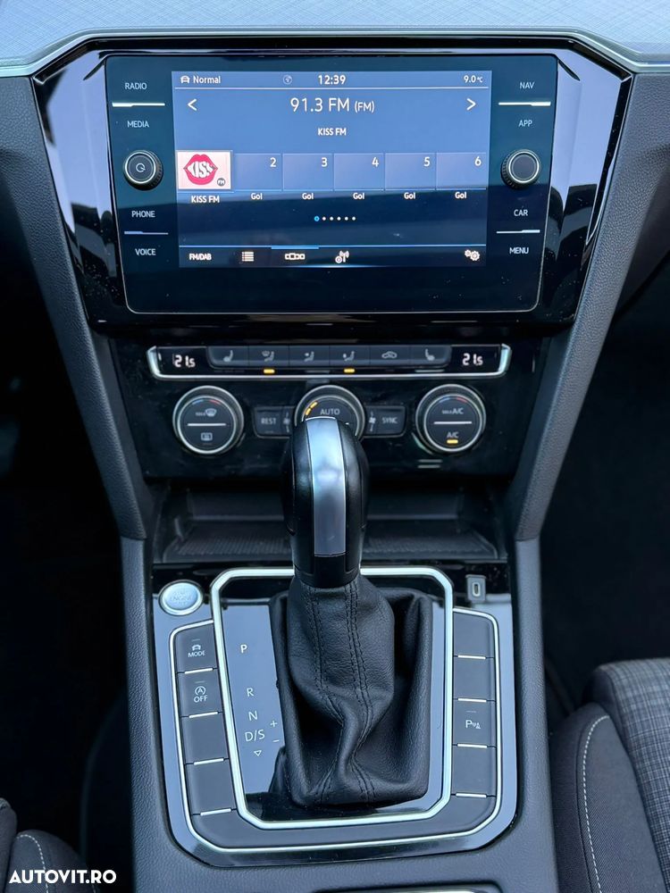 Volkswagen Passat 2.0 TDI DSG Comfortline - 12