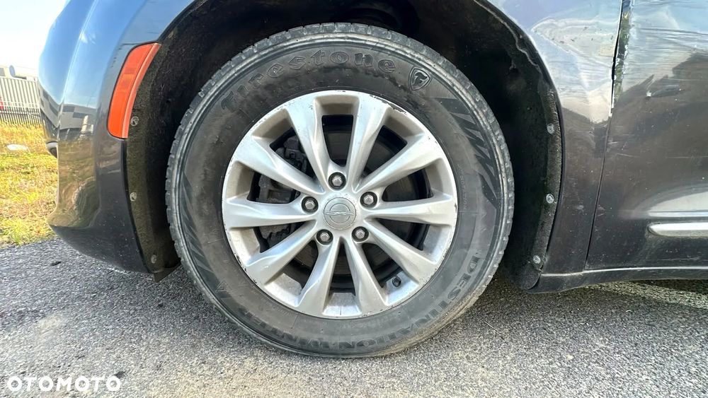 Chrysler Pacifica - 10