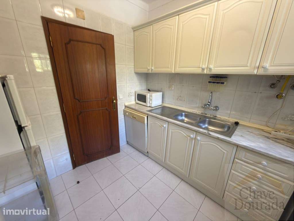 Apartamento T2 com garagem - Urbanização Arco Pintado - Grande imagem: 2/19