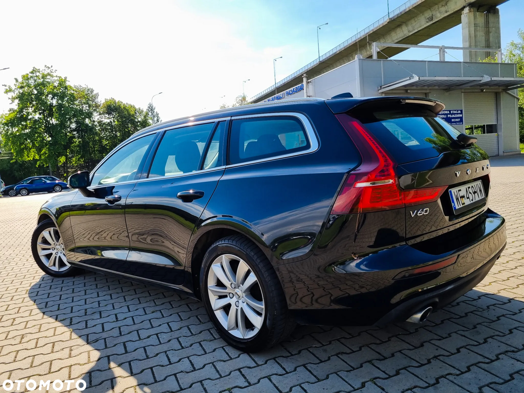 Volvo V60 D4 Momentum Pro - 17