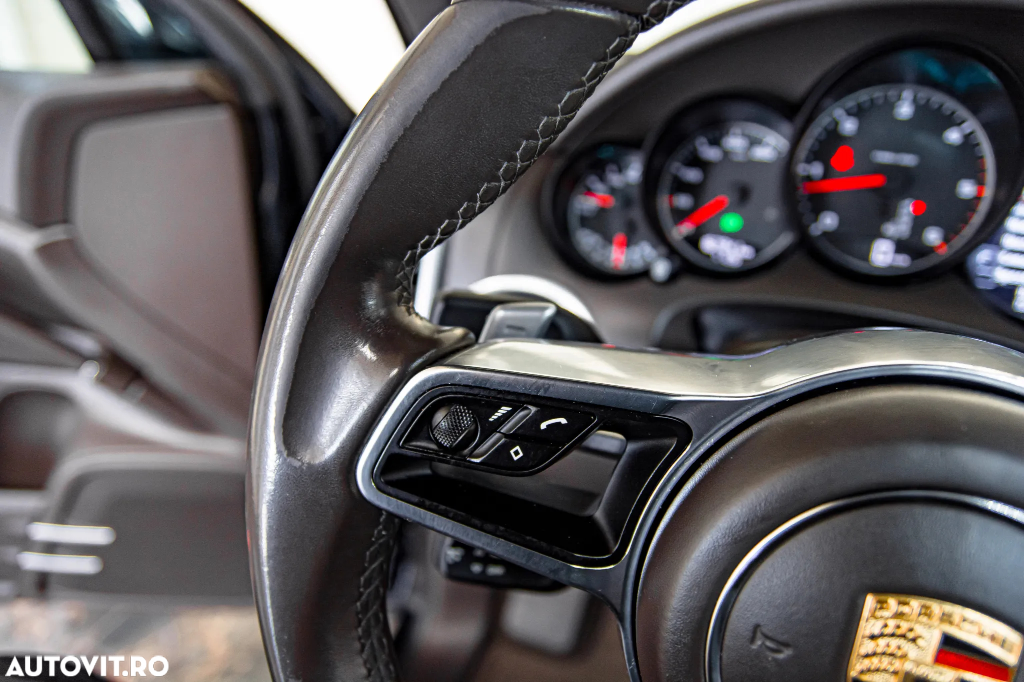 Porsche Cayenne 3.0 L - 25