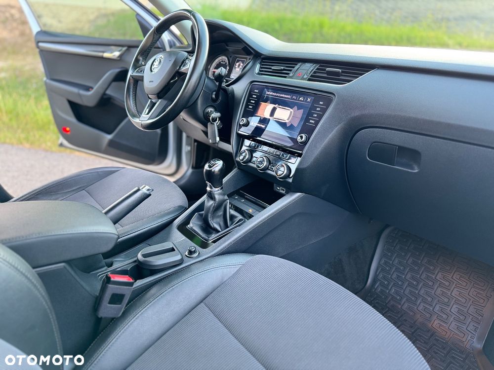 Skoda Octavia 2.0 TDI Premium Edition - 27