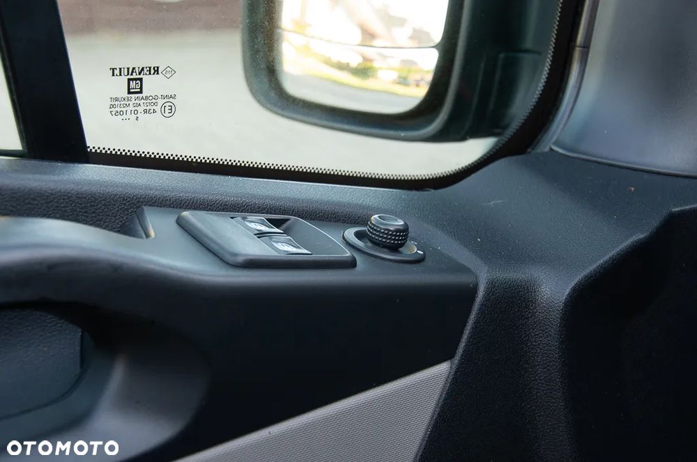 Renault Trafic - 26