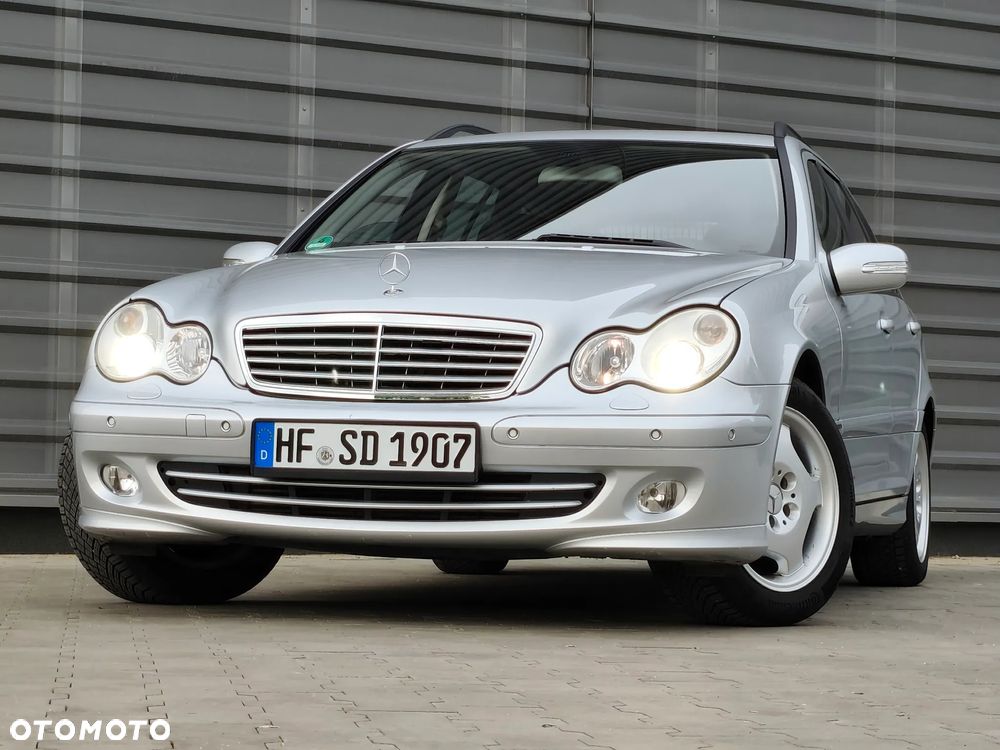 Mercedes-Benz Klasa C 180 Kompressor Automatik Avantgarde Sport Edition - 17