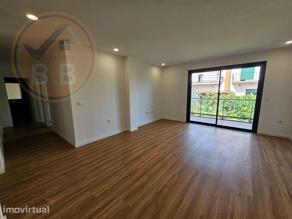 Apartamento T2 com Grande Varanda e lugar de Garagem - Varanda da V... - Grande imagem: 5/25