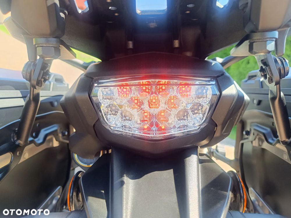 Suzuki GSX 1000 - 26