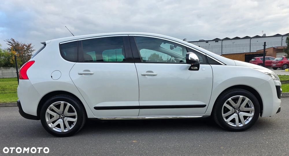 Peugeot 3008 Hybrid4 - 4