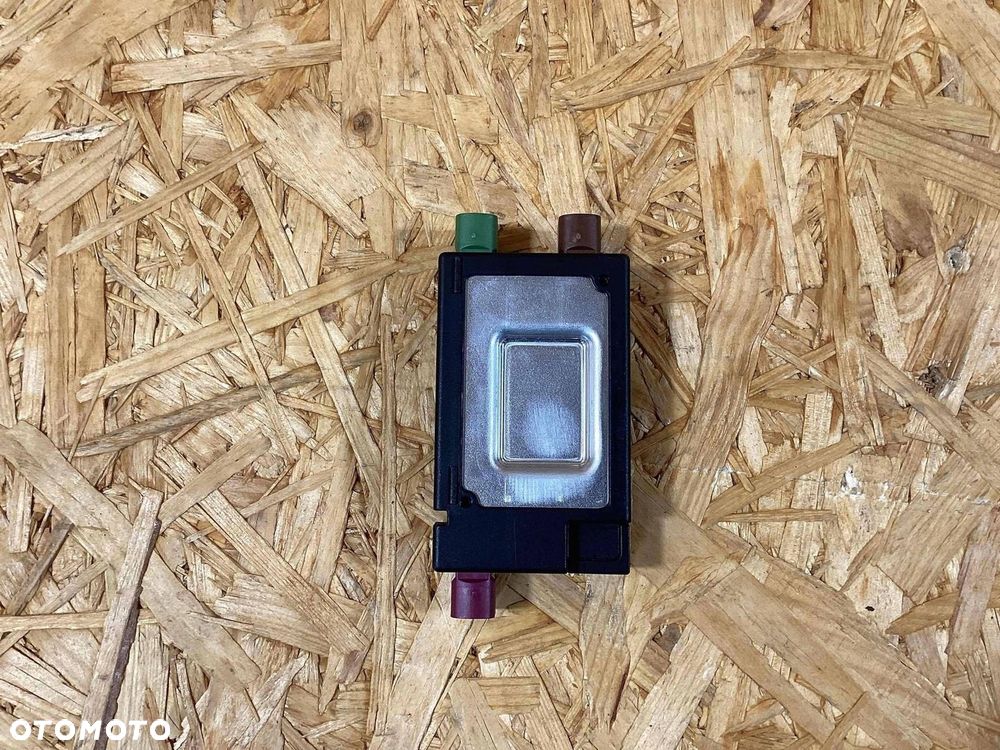 Rozdzielacz USB ze zintegrow. przekładni 5G0035953C VW Touran ŠKODA Superb - 1