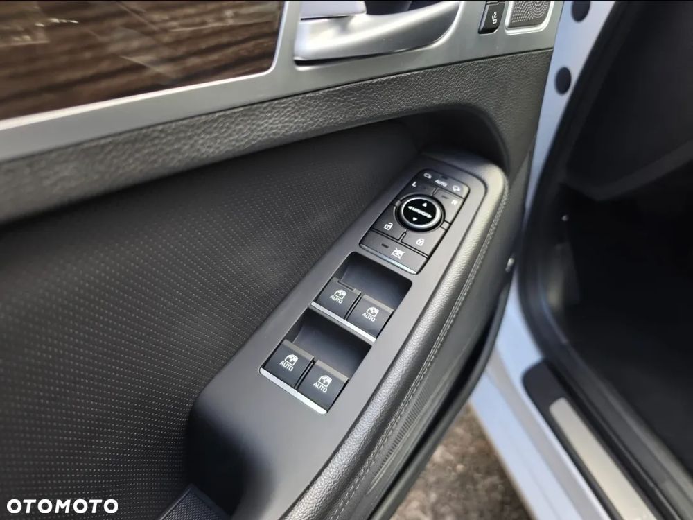 Hyundai Genesis 3.8 V6 GDI - 22