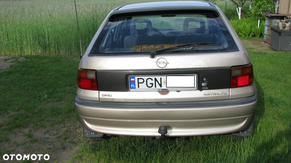 Opel Astra 1.7 TD - 9