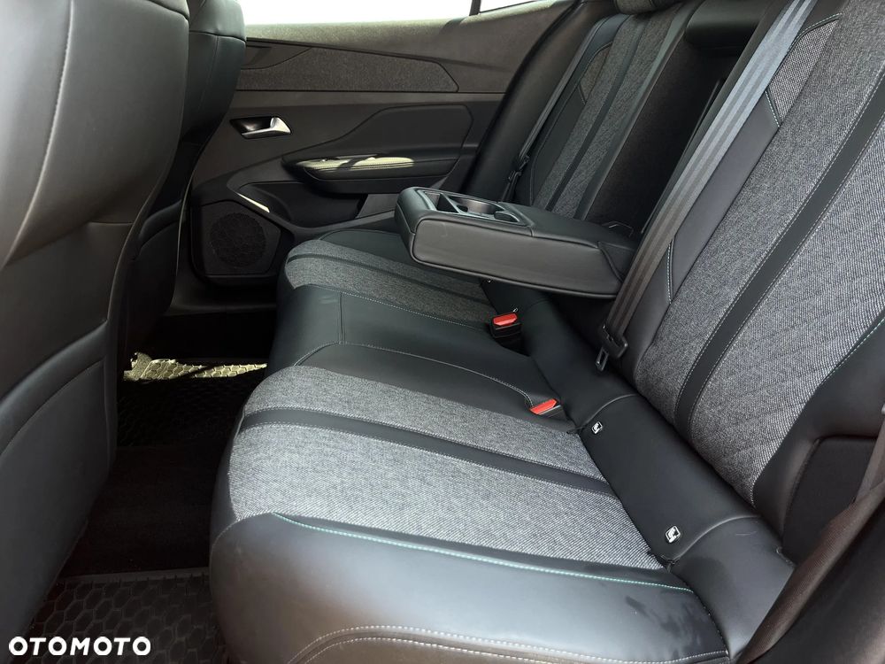 Peugeot 408 1.2 PureTech Allure Pack S&S EAT8 - 33