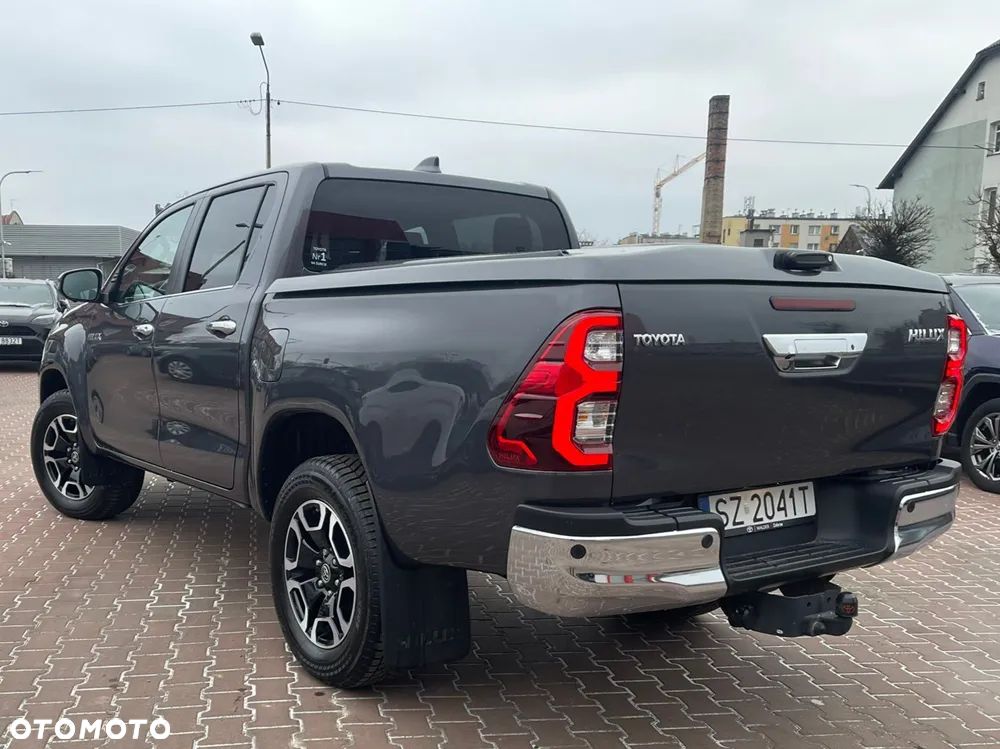 Toyota Hilux 2.8 D-4D Double Cab Invincible 4x4 - 5