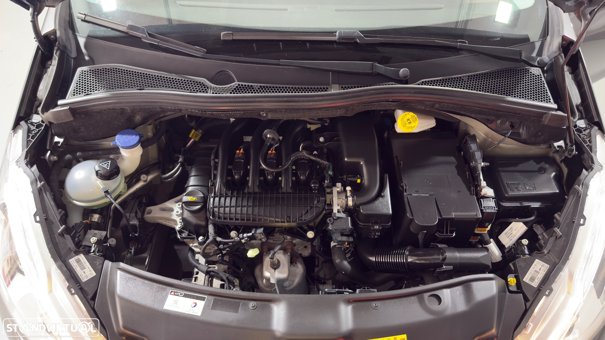 Peugeot 208 1.2 PureTech Signature - 24