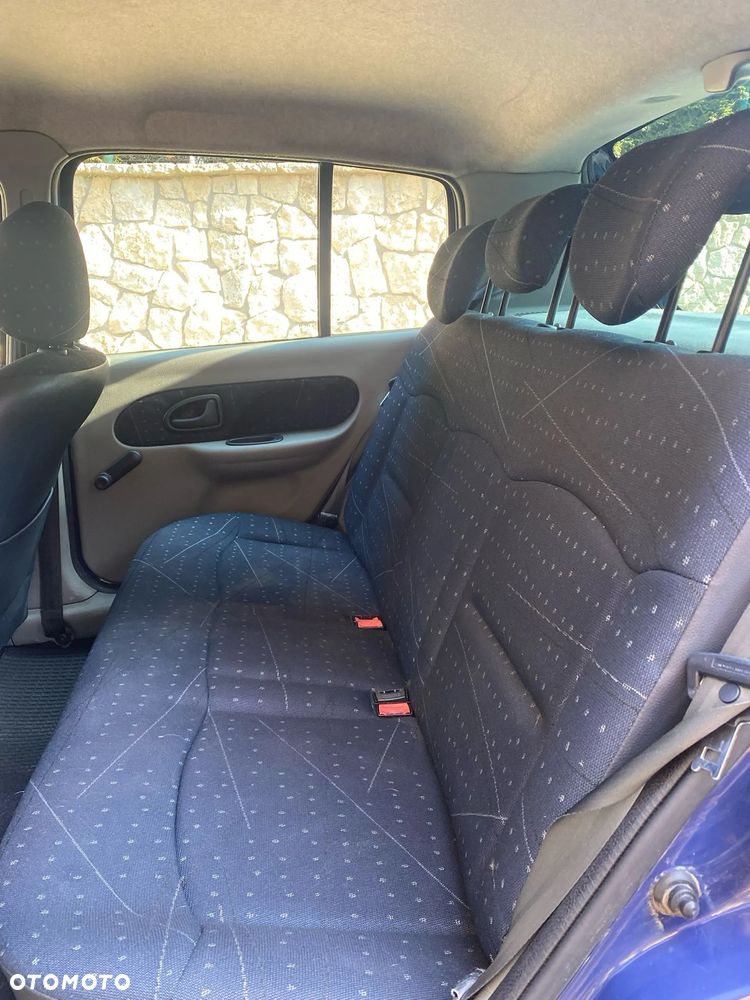 Renault Clio 1.2 16V Authentique - 29