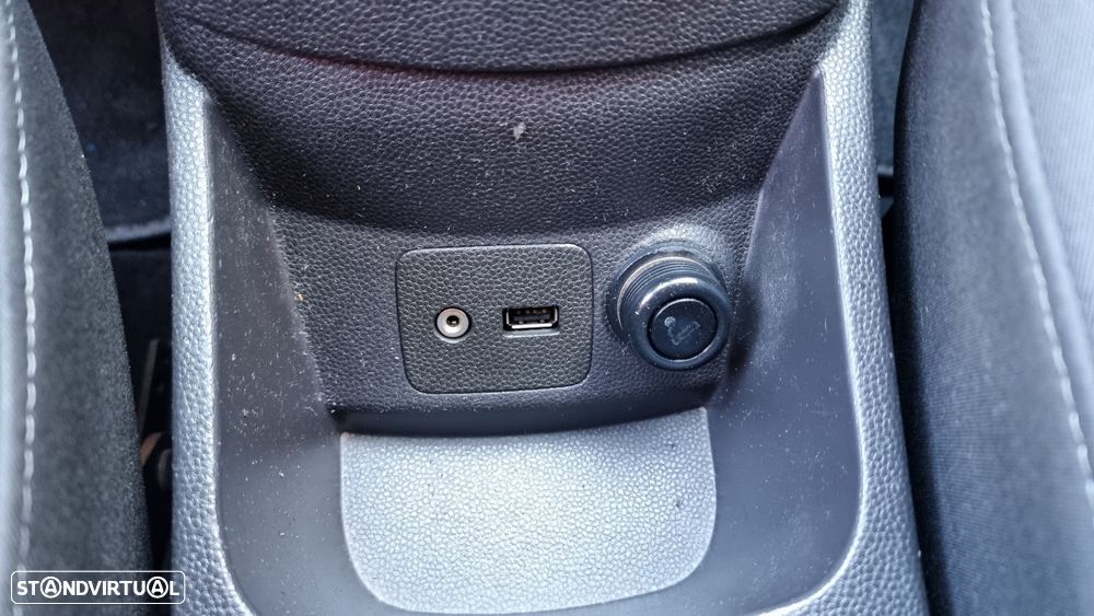 Ford Fiesta 1.0 Ti-VCT Titanium - 12