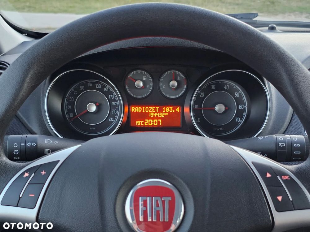 Fiat Punto 2012 ver-1-4-easy-s-s - 20