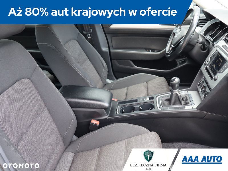 Volkswagen Passat - 10