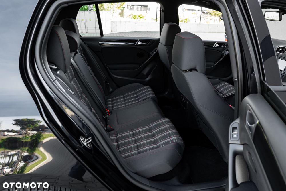 Volkswagen Golf 2.0 GTI - 21