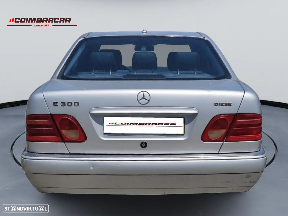 Mercedes-Benz E 300 TD Classic - 3