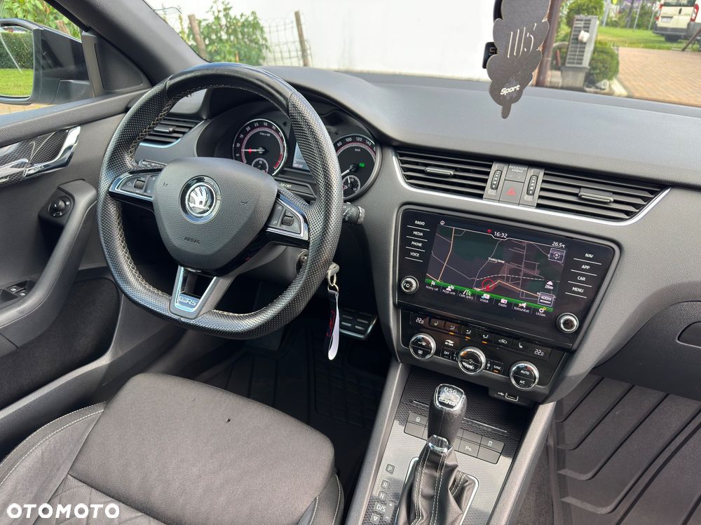 Skoda Octavia 2.0 TDI DSG RS - 29
