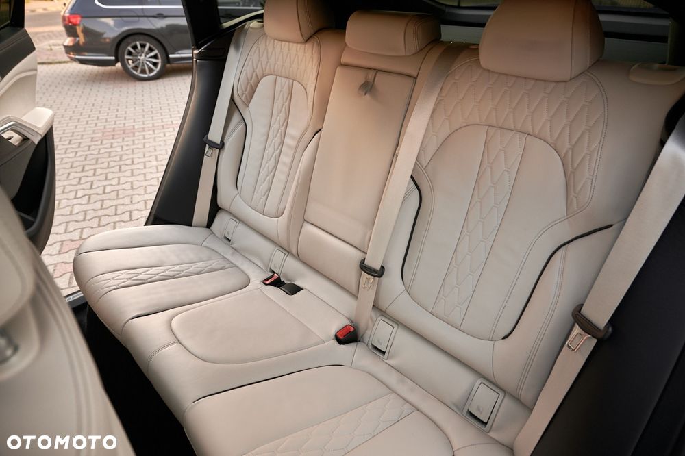 BMW X6 - 25