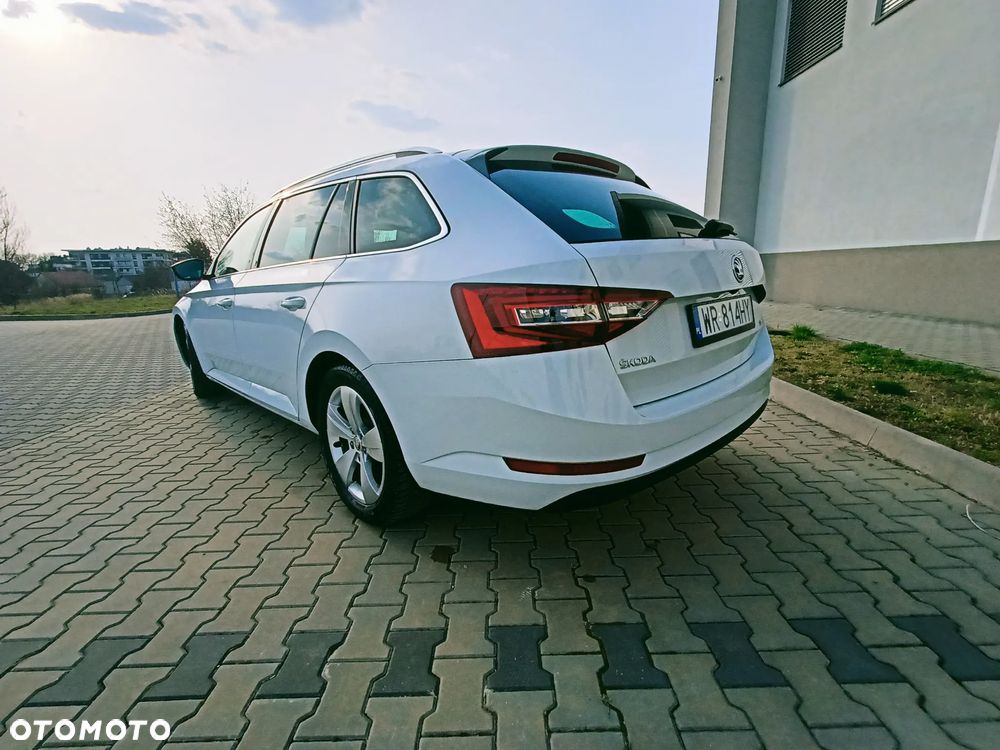 Skoda Superb 2.0 TDI Style - 8