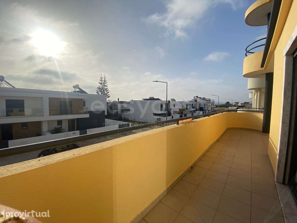 Excelente Moradia Isolada T3+1 com piscina situada em Pinhal Novo - Grande imagem: 2/27