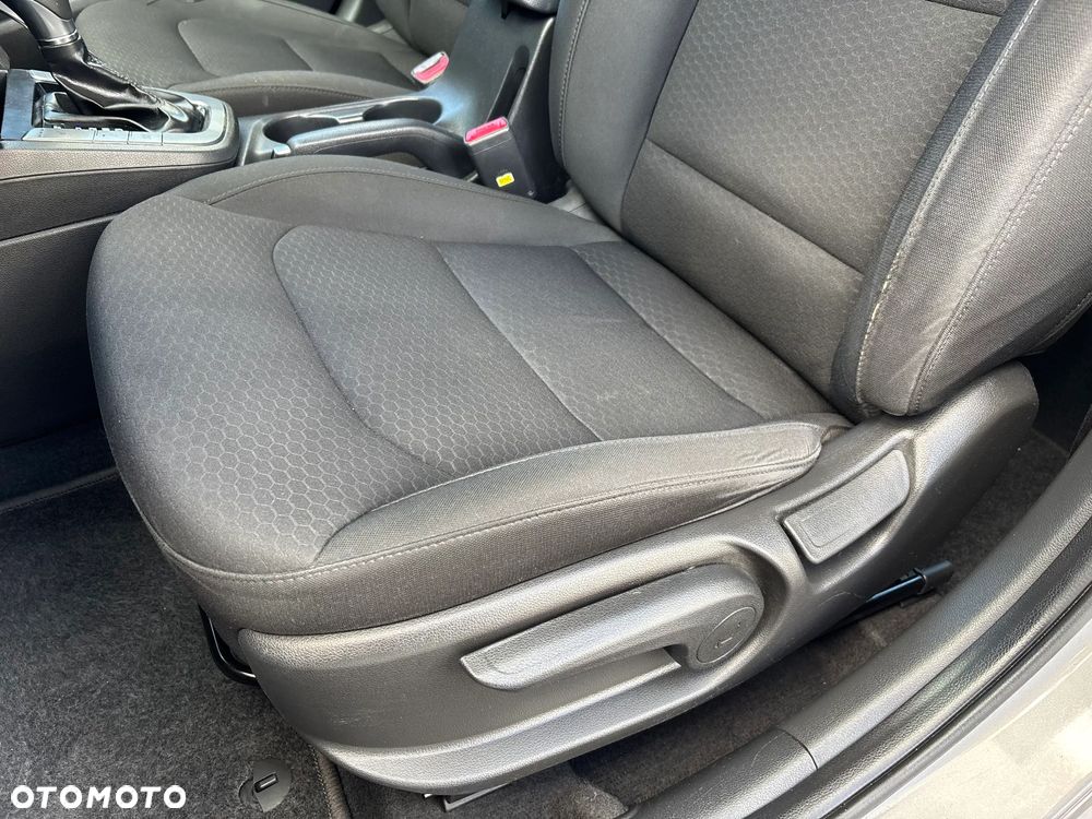 Hyundai Elantra 1.6 Comfort - 15