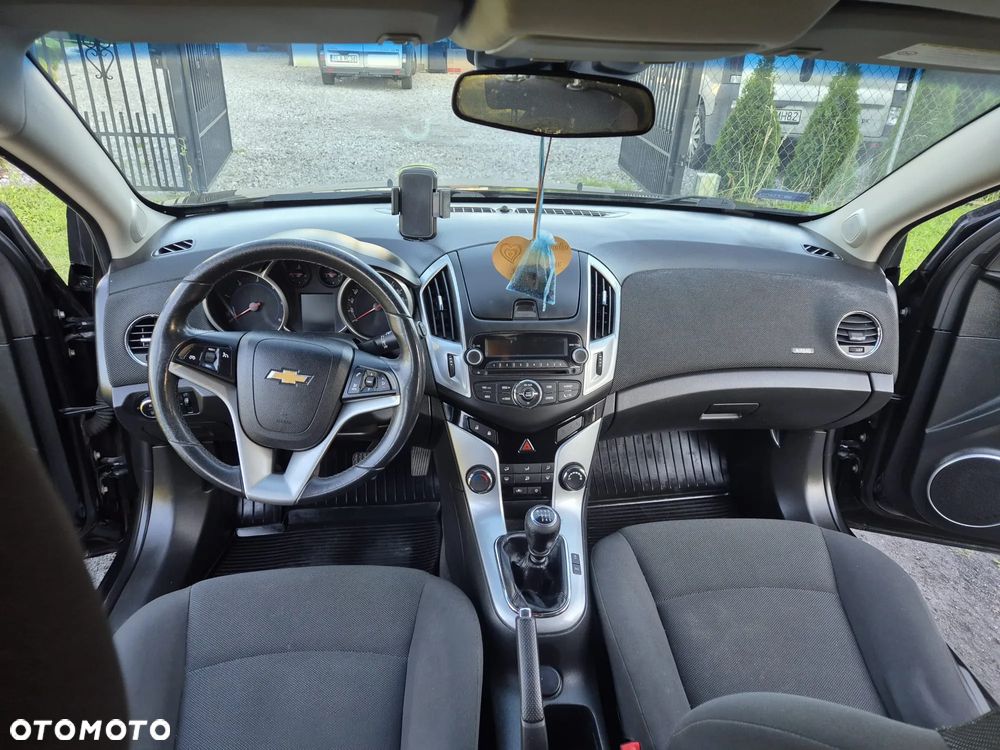 Chevrolet Cruze - 11