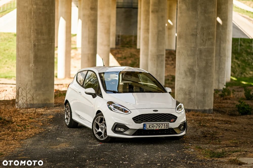 Ford Fiesta - 12