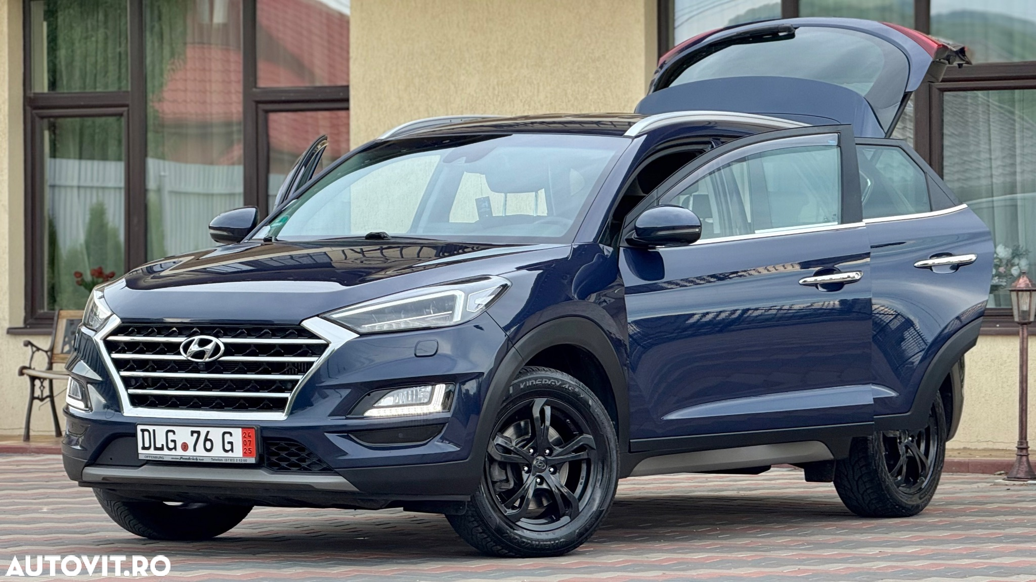 Hyundai Tucson 2.0 CRDI 4WD Automatik Premium - 23